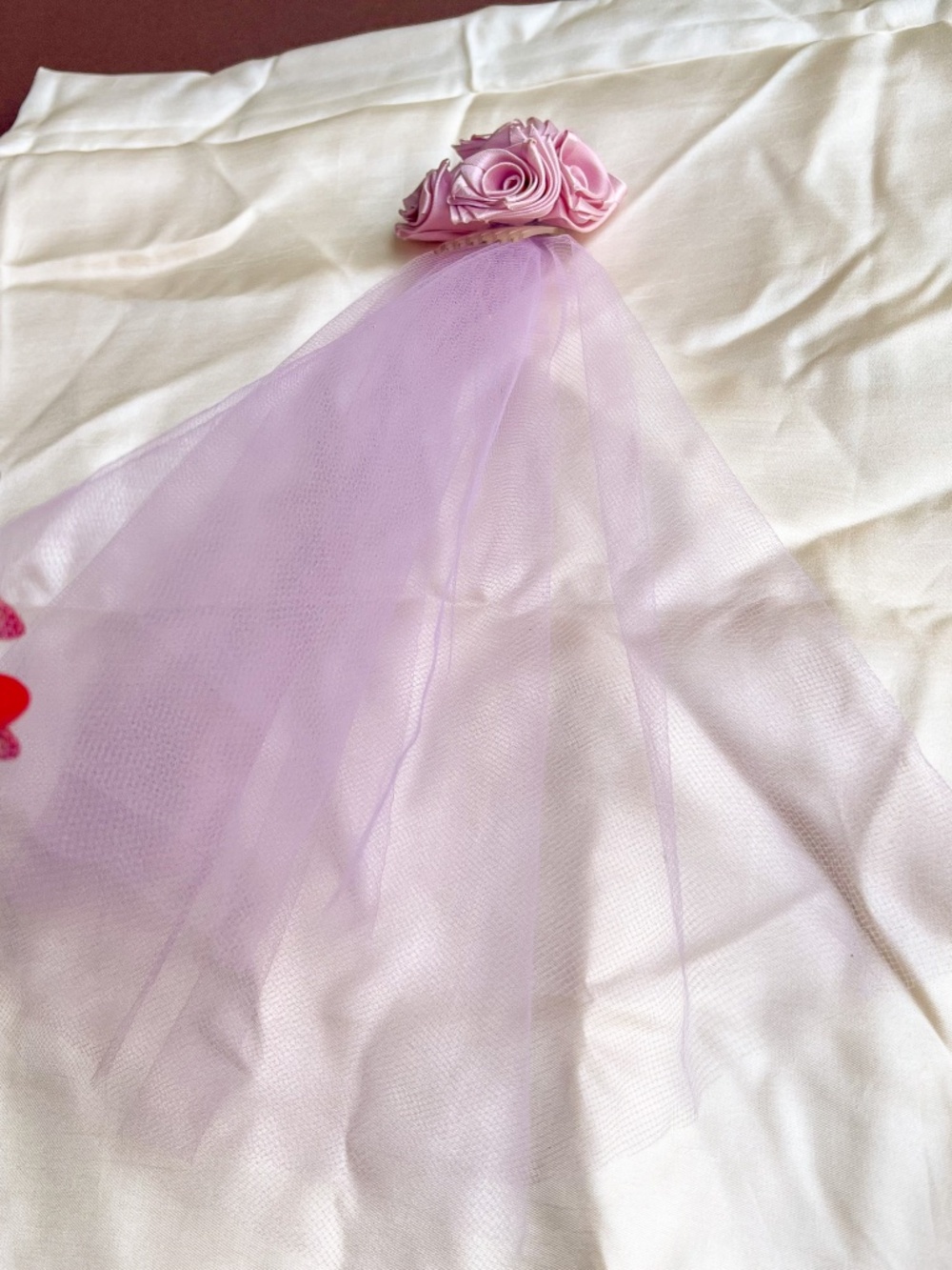 Vintage 1950s Silk Roses Clip With Tulle Veil - Picture 3 of 7